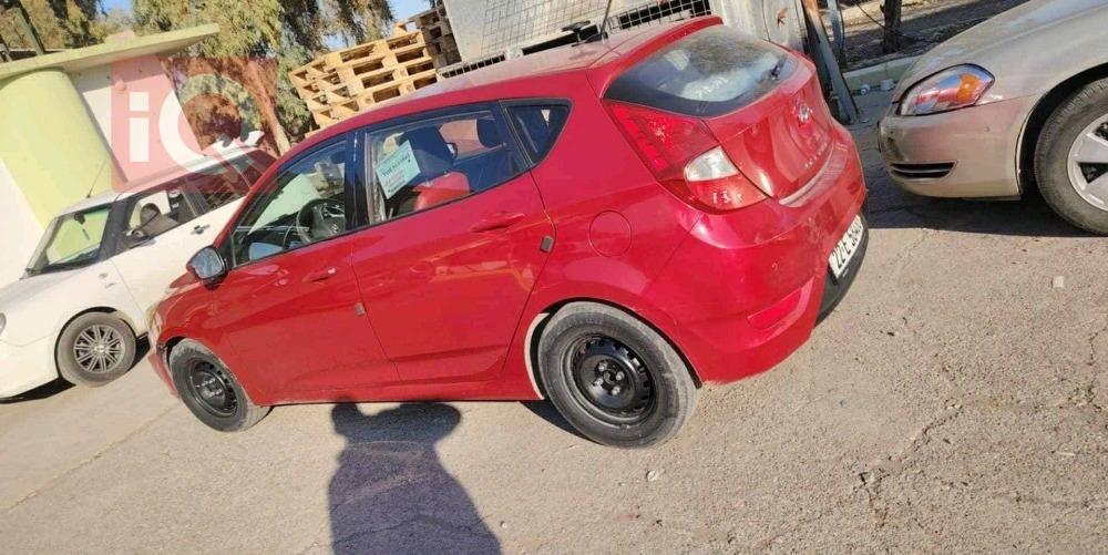 هیوندای ئەکسنت هاچباک